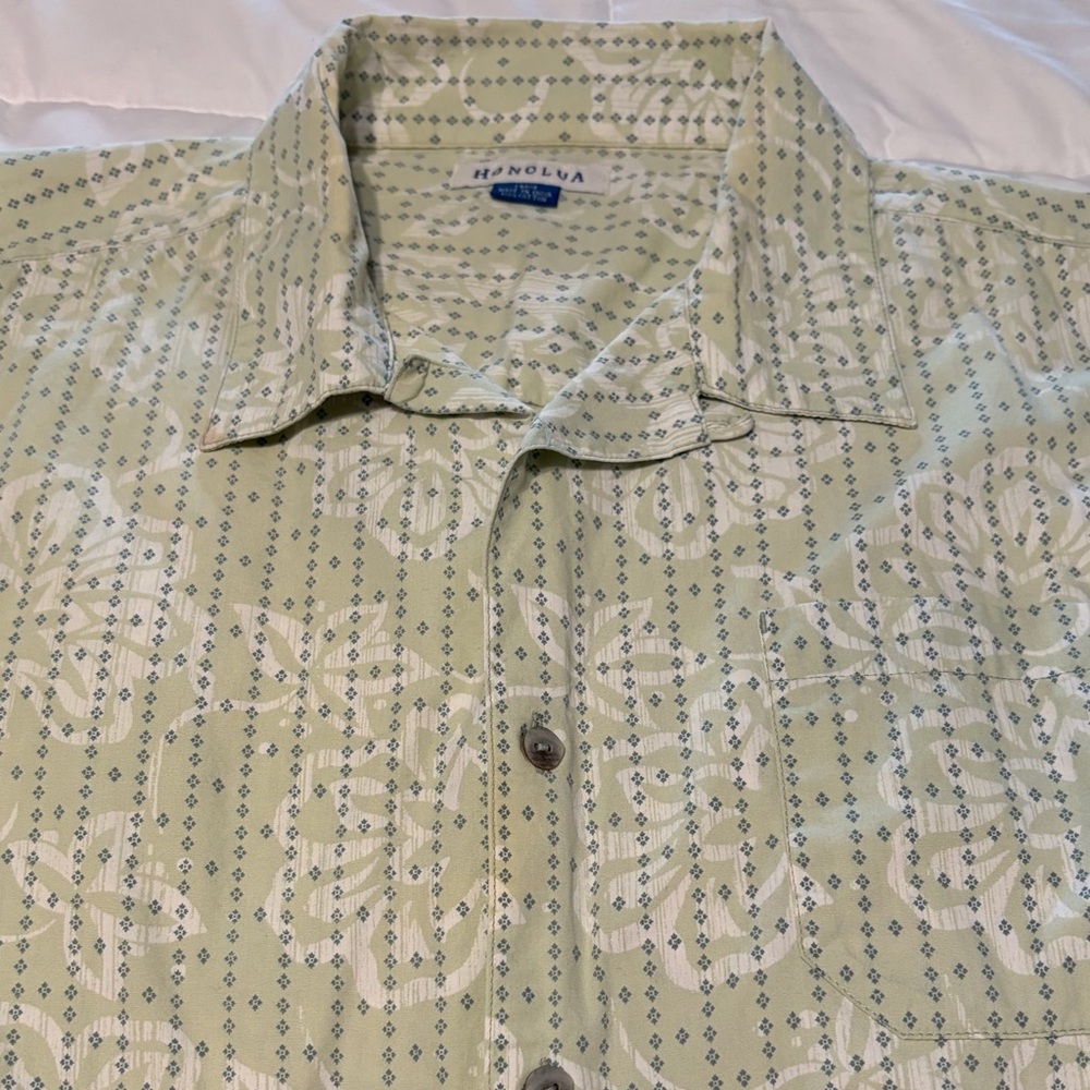 Honolua Surf Co 100% Cotton Green With Floral Underlay Short Sleeve Shirt